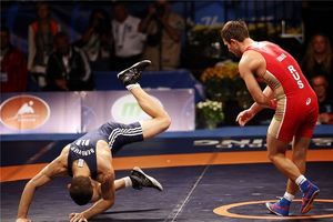 ماخوف تنها در کشتی آزاد به میدان می رود