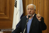 شهید زدایی از تابلوهای شهر دروغ است!