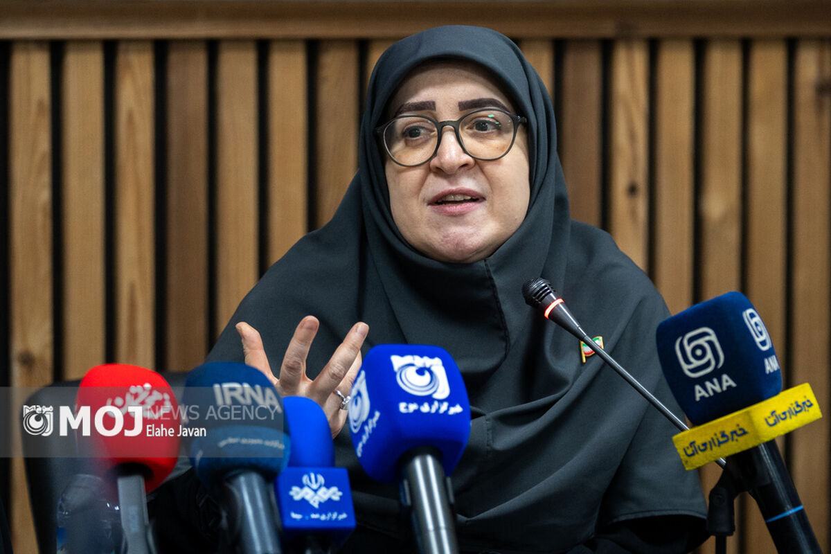 تجلیل از زنان پای کار ایران