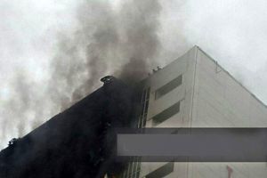 آتش سوزی بزرگترین برج گیلان در انزلی مهار شد / هیچ کس آسیب ندید