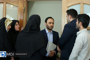 رشد اقتصادی کشور در طول یک سال گذشته به حدود پنج درصد رسیده است