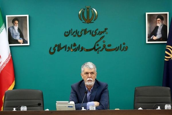 شهدا در حلقه خاص «عند ربهم یرزقون» قرار دارند