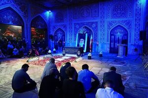 نماد مزار رهبر شهید در میدان آزادی رونمایی شد