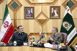 نیروی انتظامی، نماد امنیت کشور است/ اگر خود ما مشکلی ایجاد نکنیم، دشمنان نمی توانند به ما ضربه بزنند