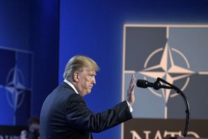 همزمان با تهدید نظامی، ابراز امیدواری ترامپ برای توافق با ایران