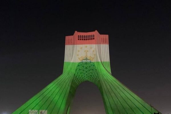 برج آزادی میزبان نماد دوستی ایران و تاجیکستان شد