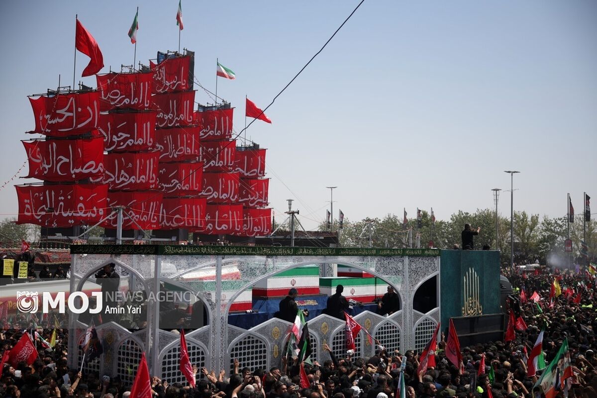 تشییع میلیونی رهبر شهید انقلاب