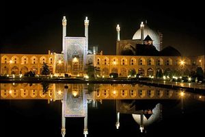 آغاز مرحله دوم نورپردازی میدان امام اصفهان 