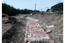 اجرای دیوار حفاظتی در چند نقطه از رودخانه چالوس