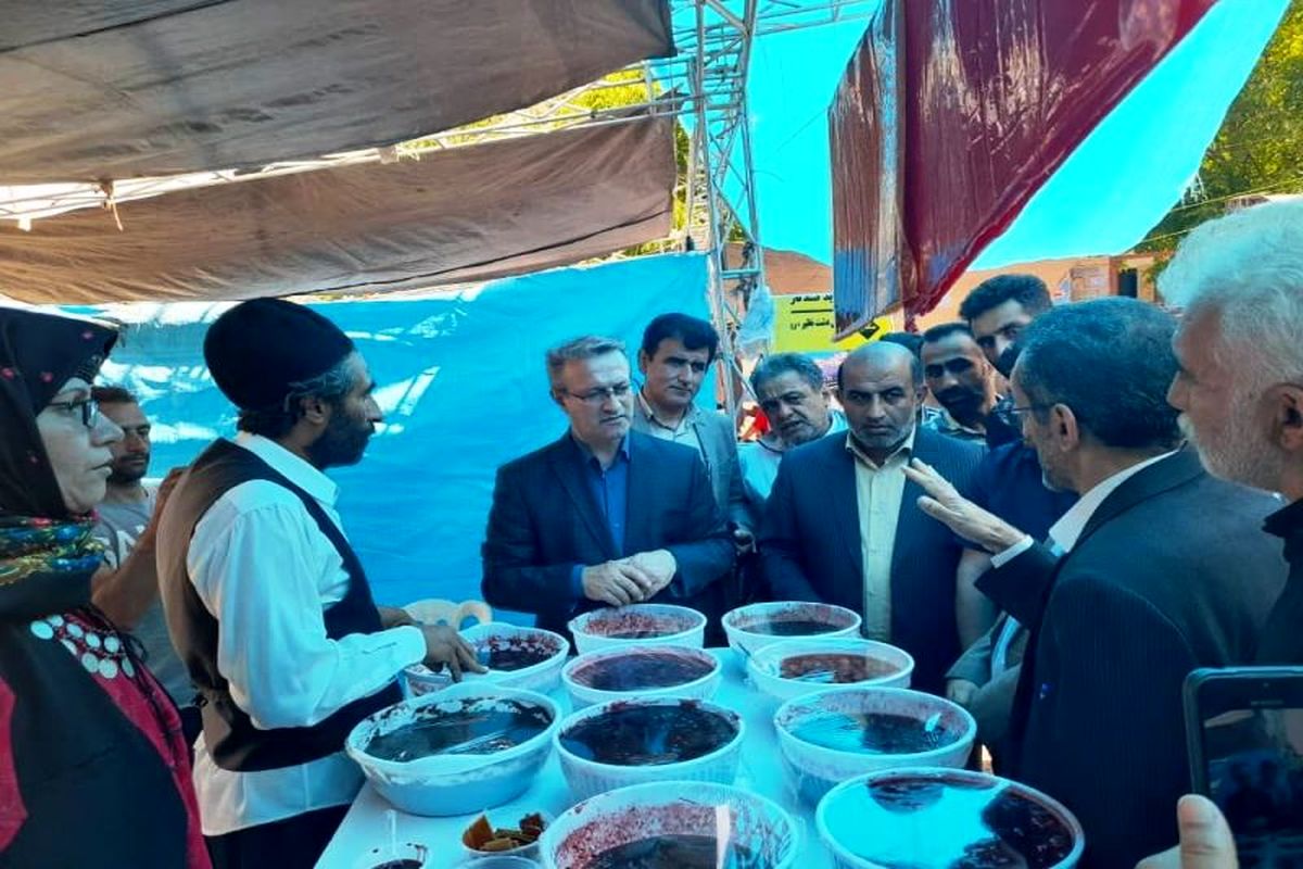 جشنواره گلاب گیری روستای منجیر