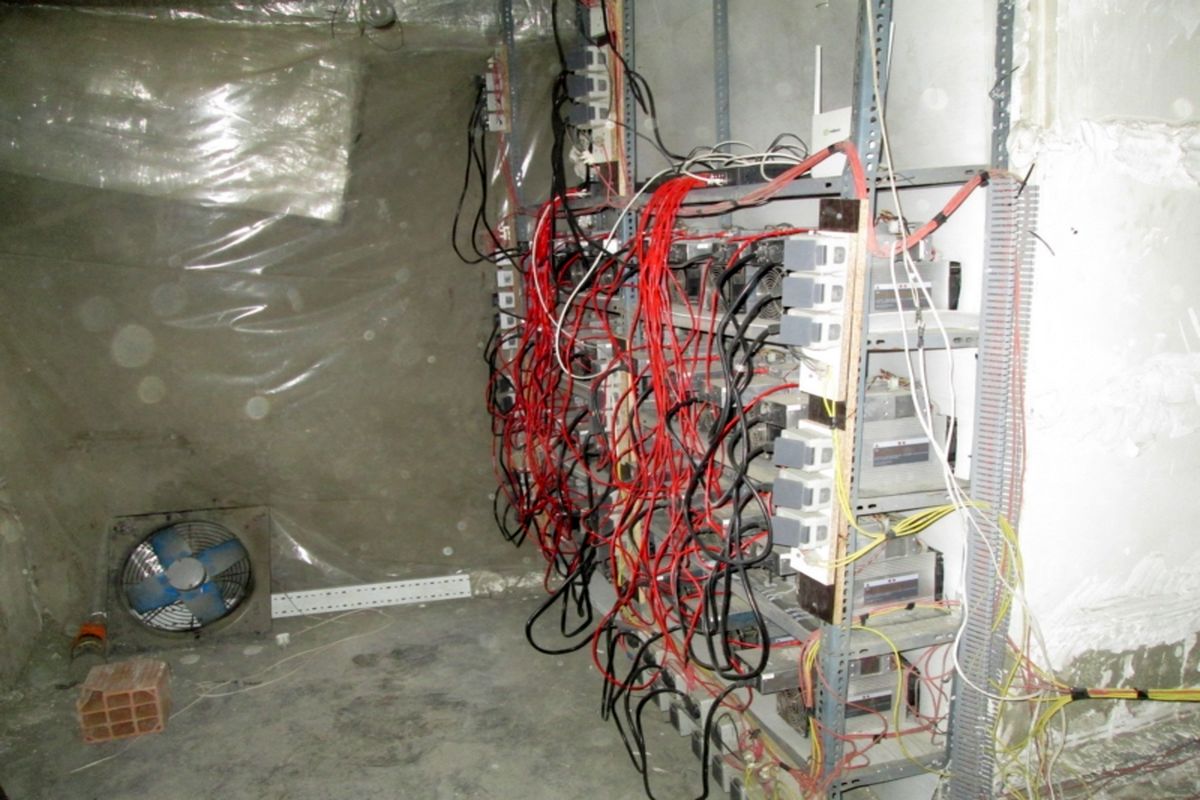 ماینر قاچاق.