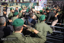 آغاز مراسم تشییع پیکر شهید حججی/ حضور چشمگیر عزاداران حسینی در میدان امام حسین (ع)