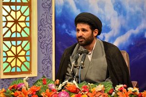 نماز جمعه بستر بصیرت‌افزایی در جامعه است