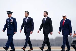 ونس و کین درباره اتمام تسلیحات آمریکا در جنگ با ایران هشدار دادند