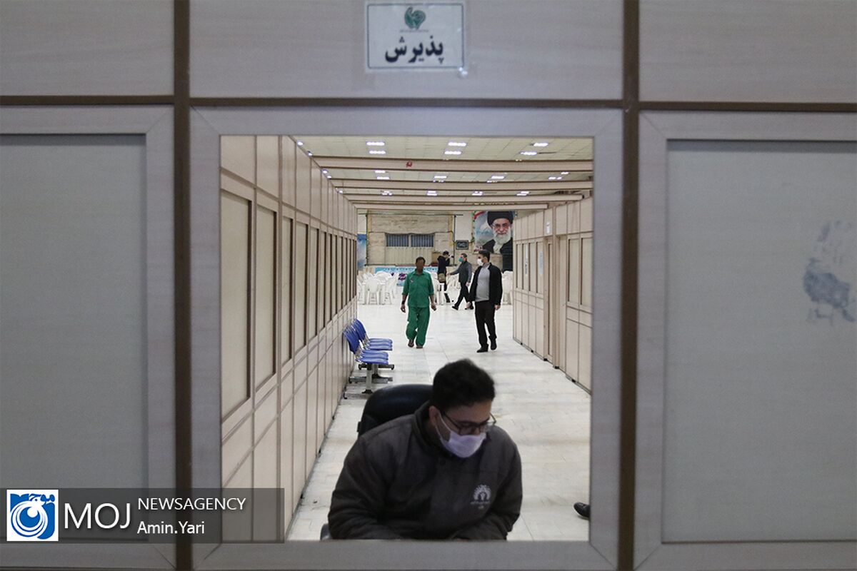 توزیع بسته های مقابله با کرونا در گرمخانه های تهران