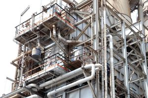 تعمیرات کوره به دست متخصصان شرکت پالایش نفت بندرعباس