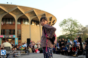 اجراهای داغ تئاتر در روز سرد زمستان