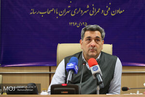 امروز در تهران مادربزرگ ها با تبلت اسنپ می گیرند
