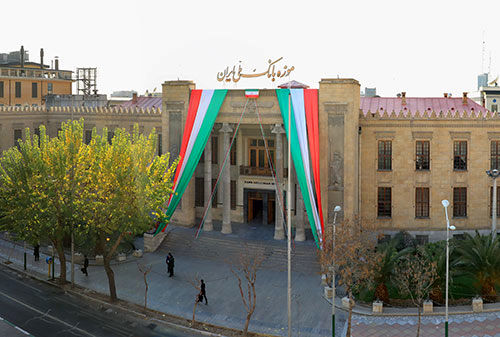 بازدید بسیاری مردم از موزه بانک ملی در روز جهانی گردشگری