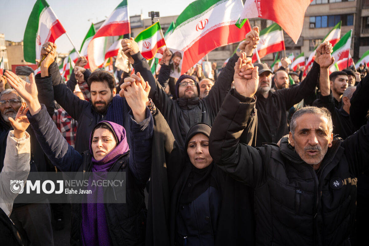 مراسم بیعت با سومین رهبر انقلاب اسلامی در تهران