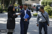 یادم نمی‌ آید که 200 لپ تاپ هدیه داده باشم