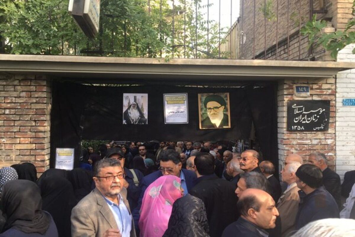 مراسم تشیع پیکر اعظم طالقانی