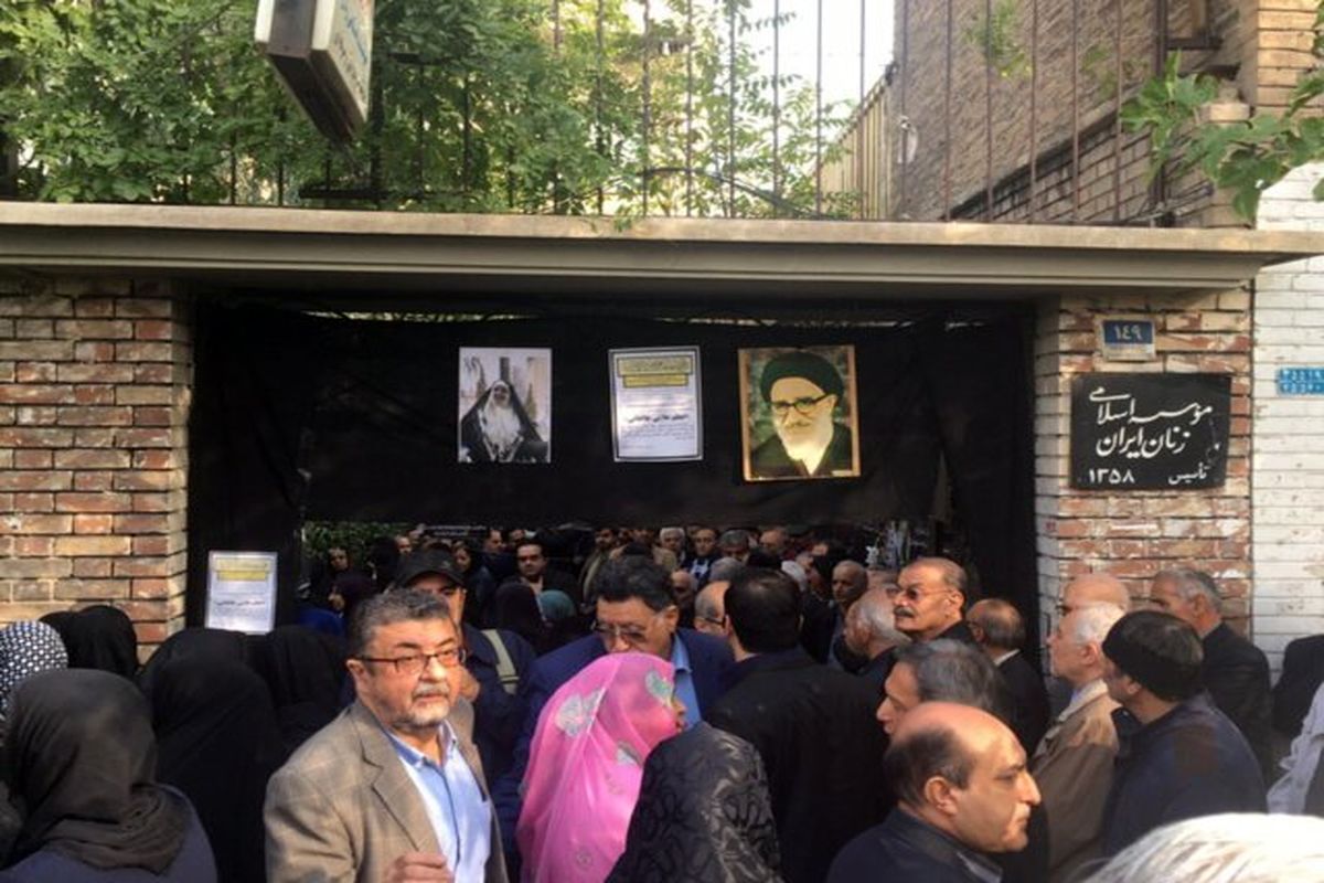 مراسم تشیع پیکر اعظم طالقانی