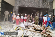 فیلم آواربرداری نیروهای مردمی در طبقه منفی یک ساختمان متروپل آبادان