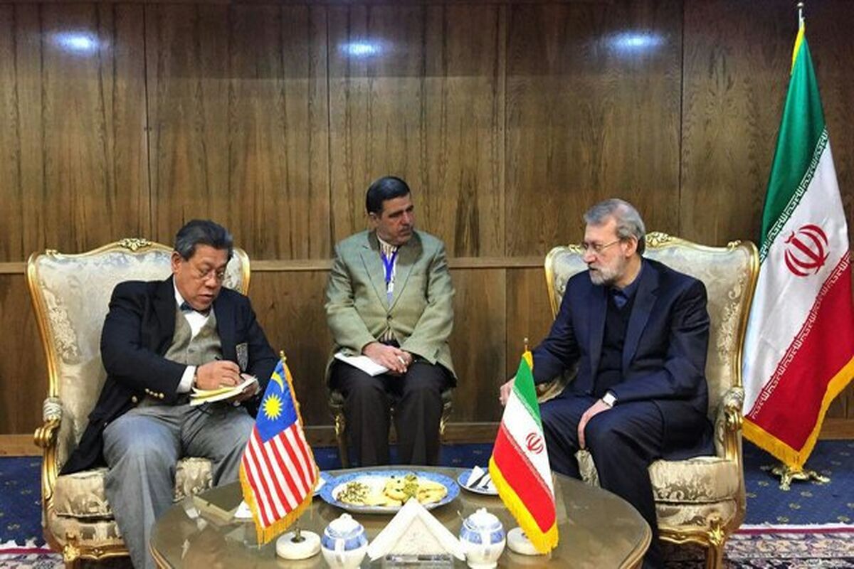 لاریجانی در دیدار با رئیس مجلس مالزی