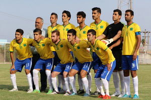 یک مدافع نیجریه‎ای با نفت آبادان قرارداد بست