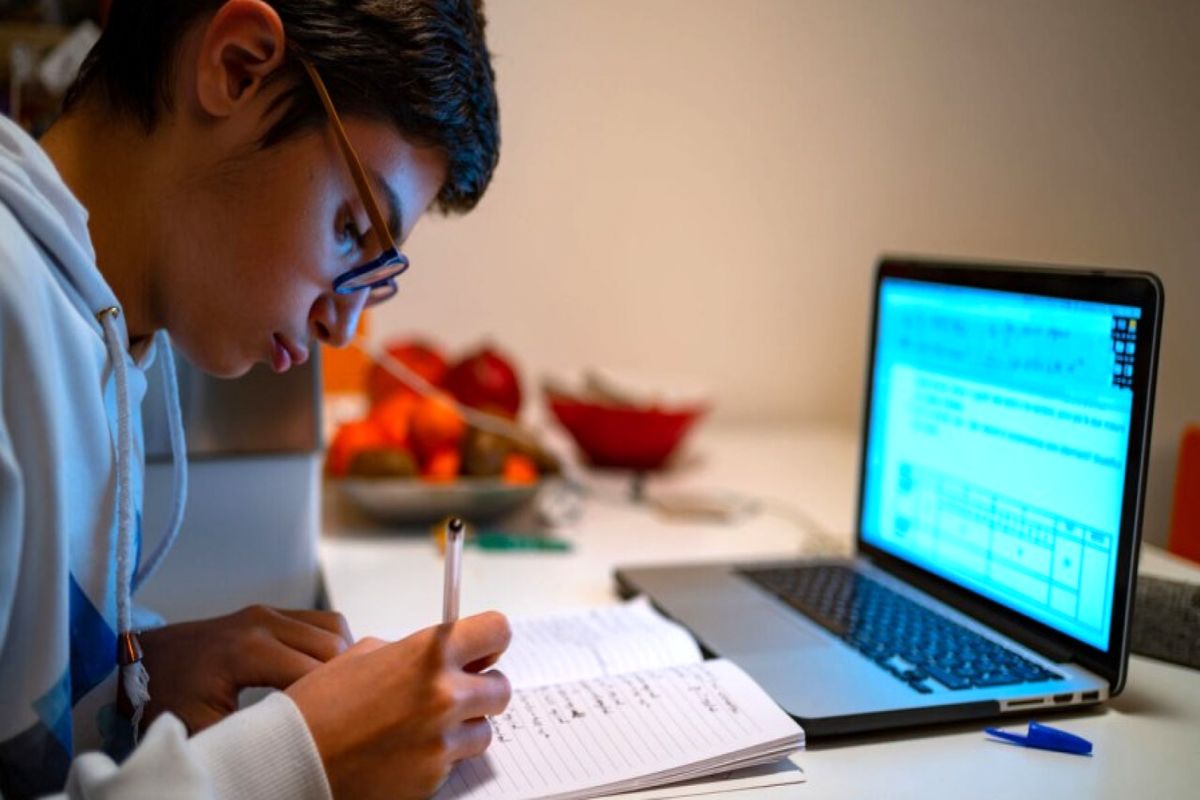 اموزش غیر حضوری در گیلان