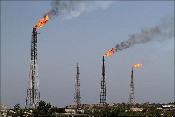 نرخ عوارض گازهای مشعل سوزانده شده در صنایع نفت و گاز تعیین شد