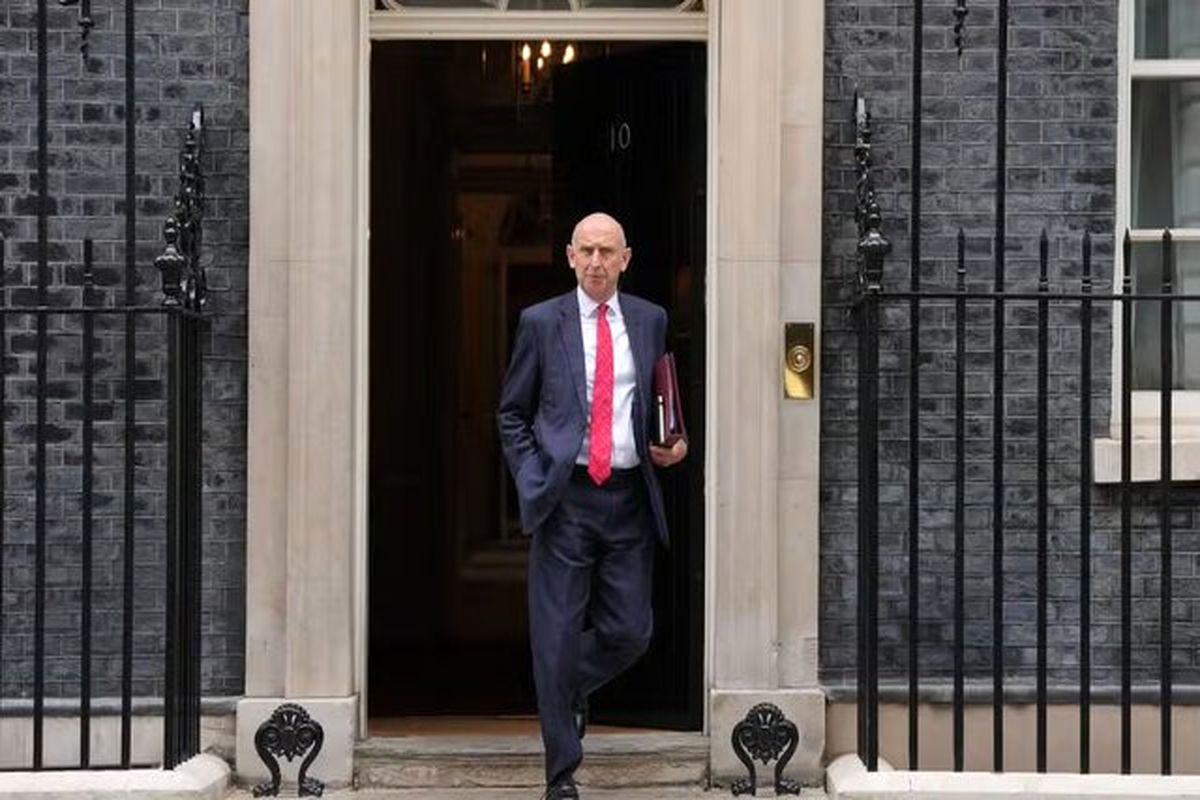 وزیر دفاع انگلیس