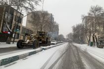 تداوم بارش برف در کرمانشاه/ شهرداری پای کار آمد