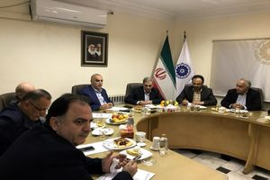 به تجارب و تعهد بخش خصوصی در جهت رفع مشکلات ایمان دارم