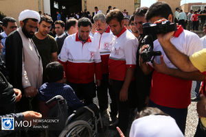 توزیع کالای اساسی بین سیل زدگان استان لرستان