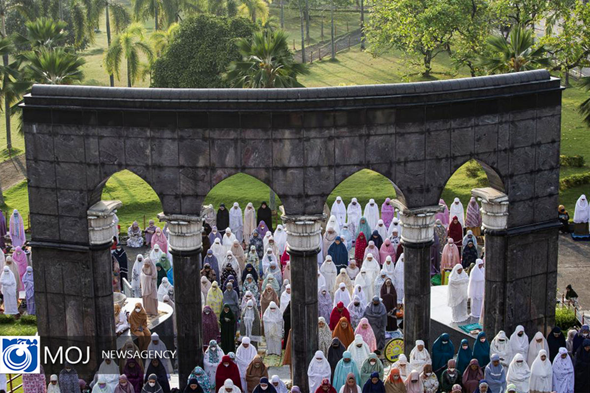 اقامه نماز عید سعید فطر در کشورهای مختلف جهان