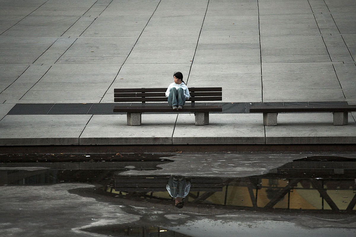 تصویر تنهایی در سینما 