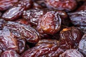 مقدار مصرف خرما در روز؛ روزی چند عدد خرما بخوریم؟