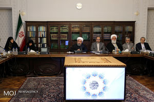 روحانی: جهت گیری دولت در اقتصاد مقاومتی با قدرت بیشتری ادامه می یابد/ مشارکت حداکثری و رقابت اخلاقی و پرشور، انتخابات را به افتخار ملی تبدیل می کند