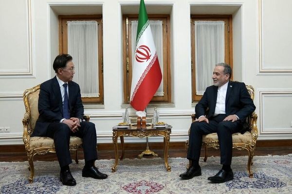فرستاده ویژه وزیر امور خارجه کره‌جنوبی با عراقچی دیدار کرد