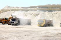 زنجیره صادراتی گچ از بنادر هرمزگان نیازمند اصلاح است