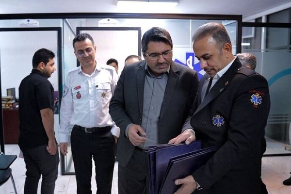  رئیس اورژانس تهران از فعالان حوزه آموزش تقدیر کرد