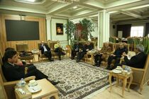 باید هویت ملی را دوباره احیا کنیم 