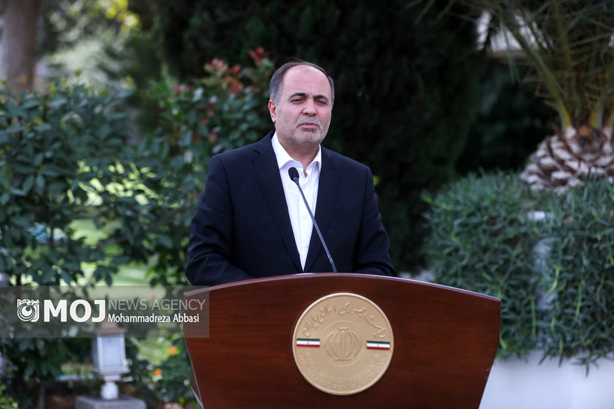 حاشیه جلسه هیات دولت - ۲ آبان