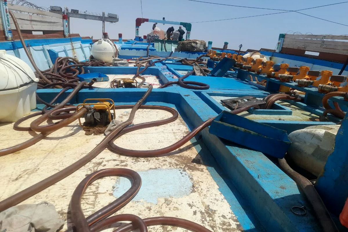 سوخت قاچاق و توقیف لنج 