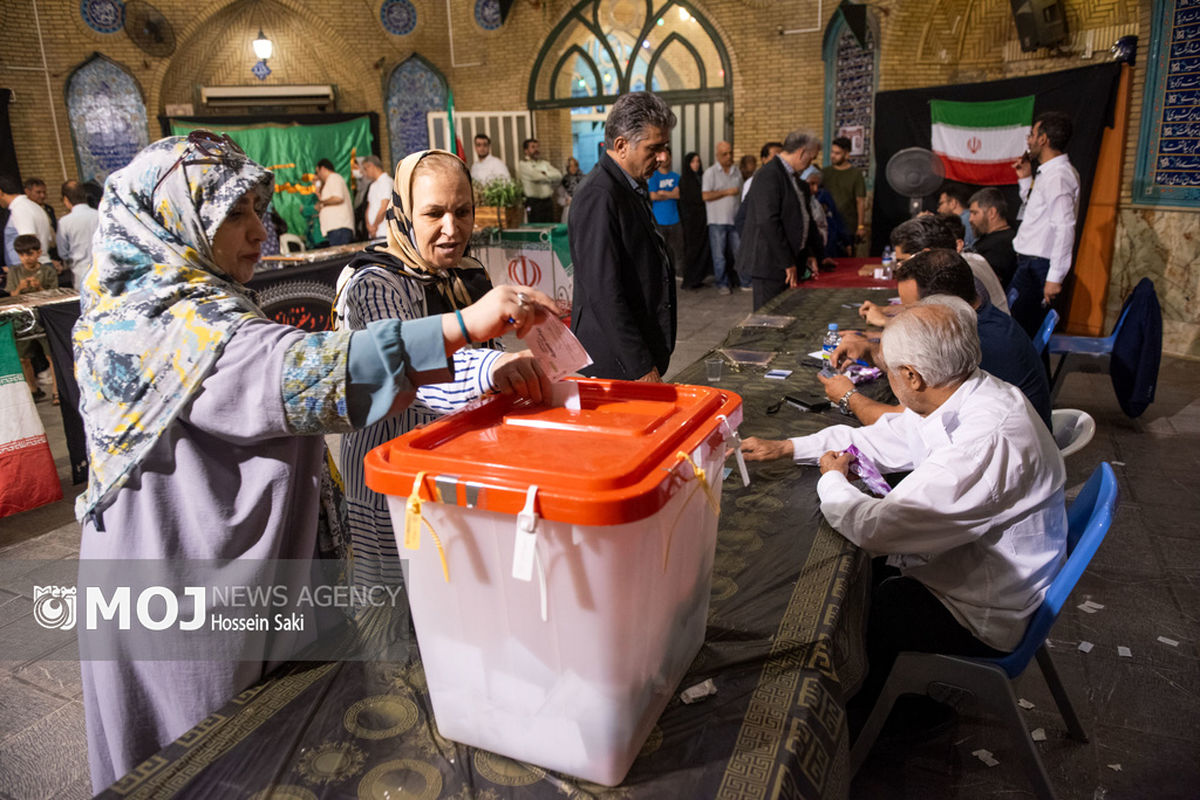 انتخابات مرحله دوم چهاردهمین دوره ریاست جمهوری در مسجد رسول (ع)