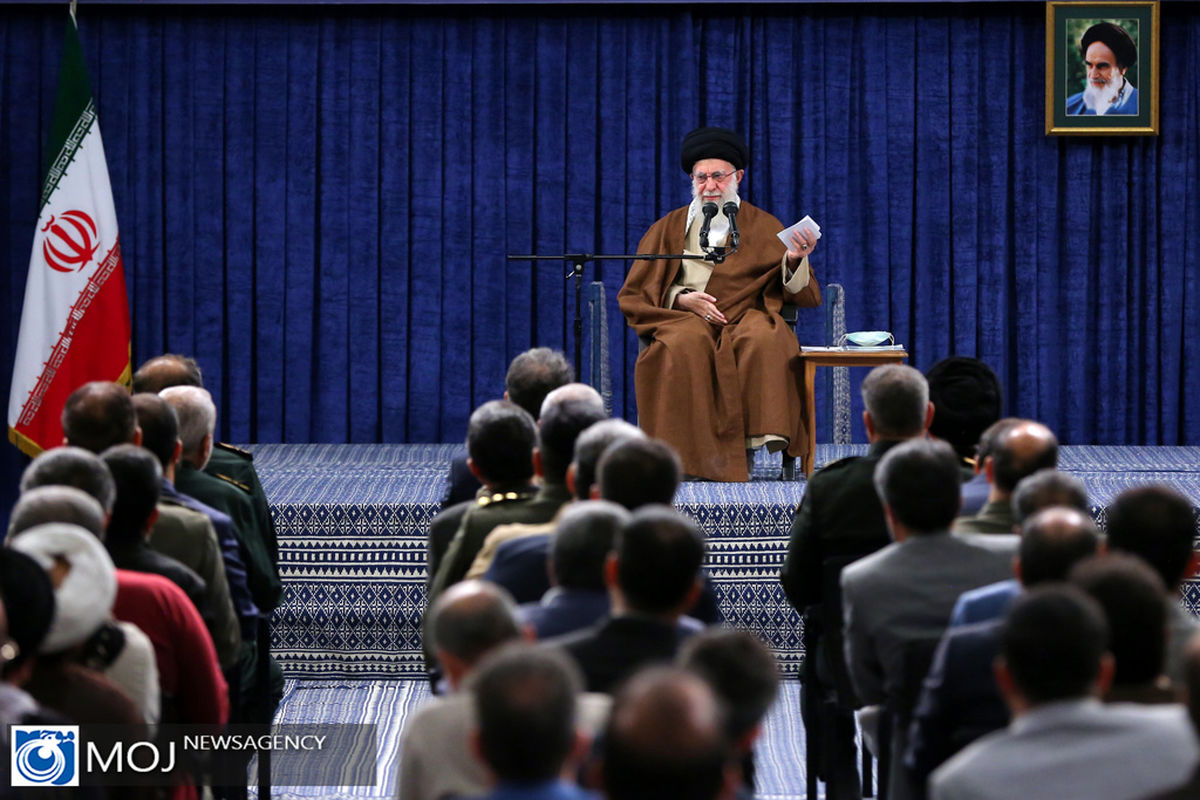 دیدار دست‌اندرکاران کنگره شهدای لرستان با رهبر انقلاب