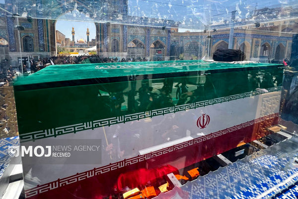 مشهدالرضا(ع) در سوگِ «قائد امت»/ تجلی بیعتِ دوباره ملت در حریم هشتمین خورشید