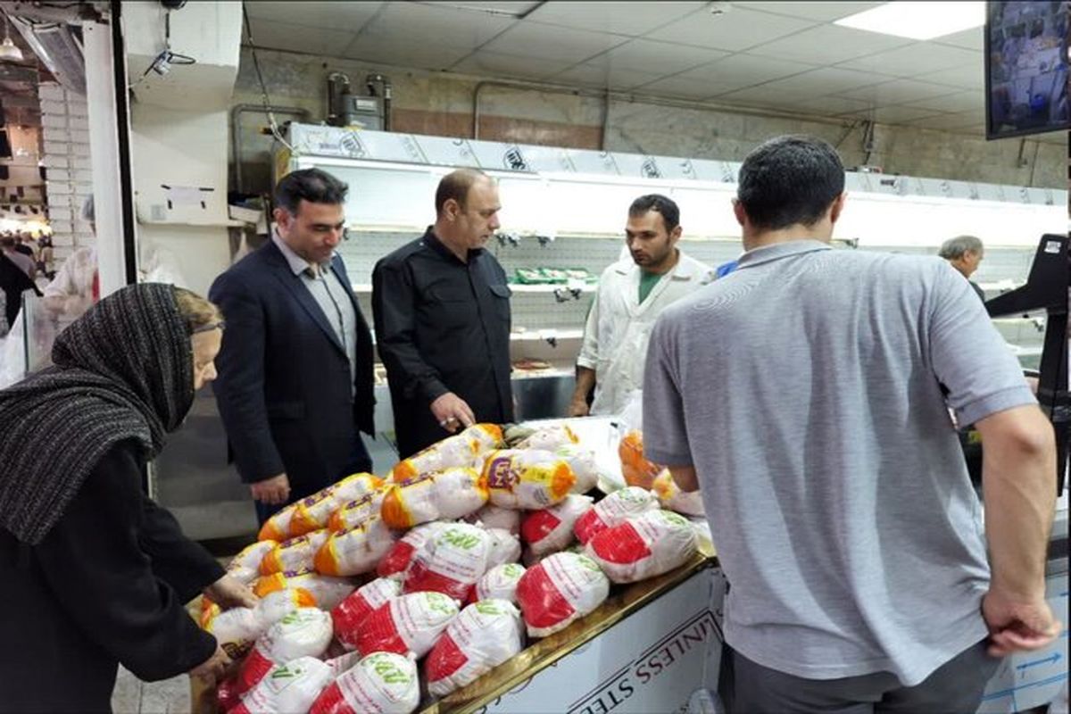 فرماندار تهران از میادین میوه و تره‌بار و فروشگاه‌های زنجیره‌ای بازدید کرد